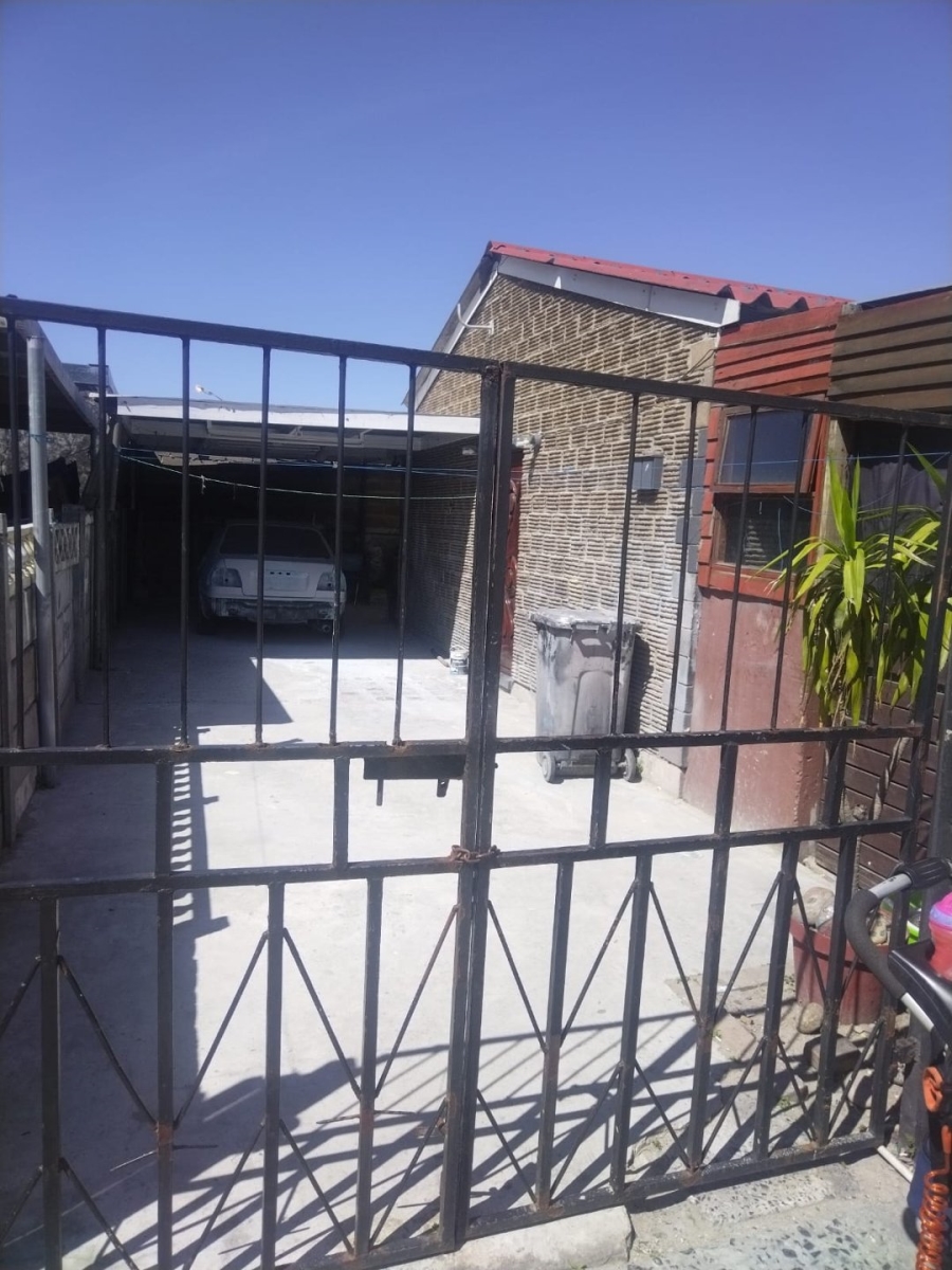  Bedroom Property for Sale in Beacon Valley Western Cape